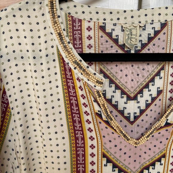 Gimmicks by BKE Beaded BoHo Blouse Top Size XL - Picture 2 of 5